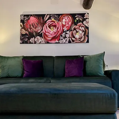 Magnolia House Apartment